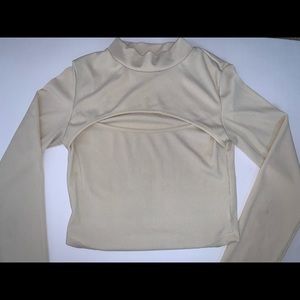 Long sleee crop with front cutout